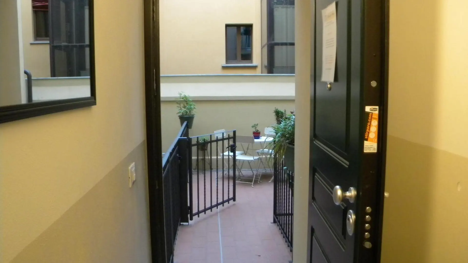Bologna House Due Torri Apartment 0*,  İtalya