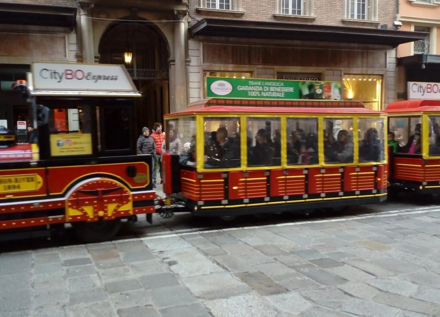Bologna House Due Torri Apartment İtalya