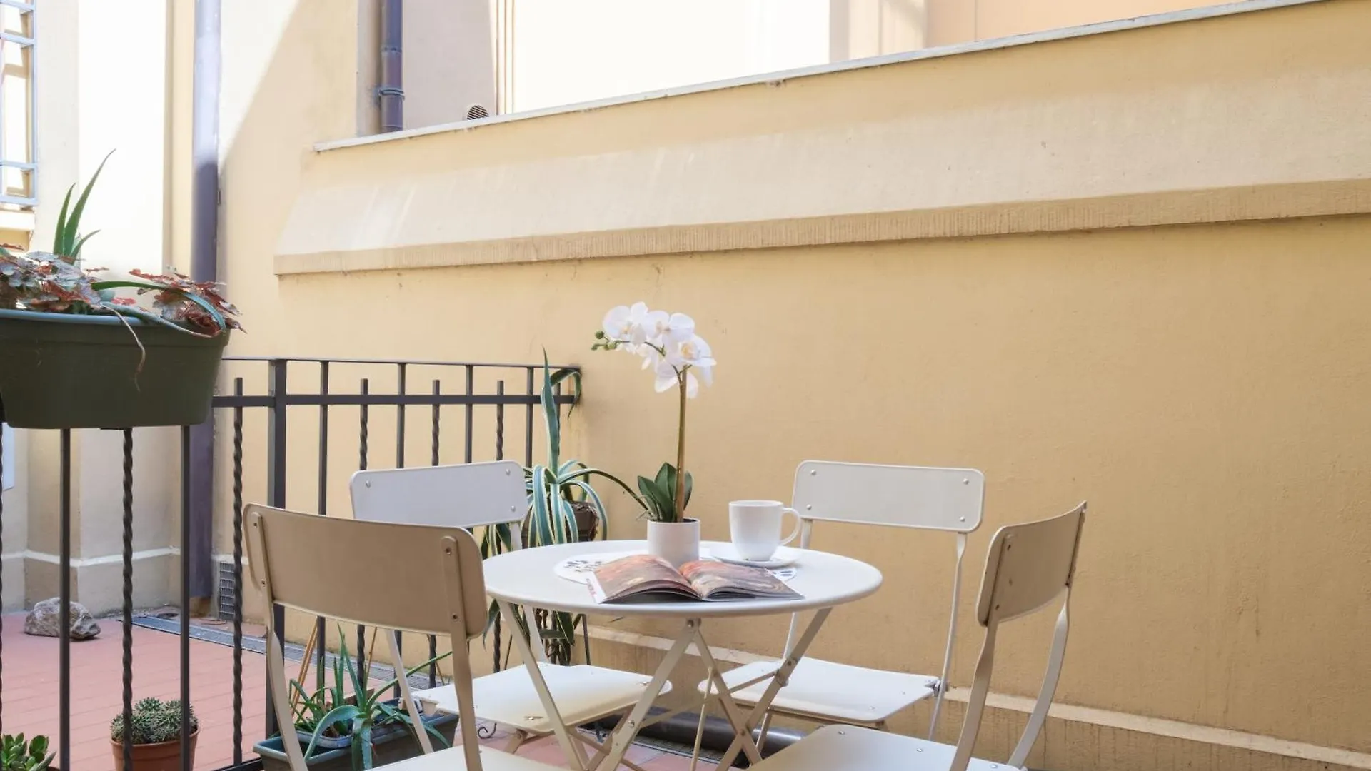 Bologna House Due Torri Apartment