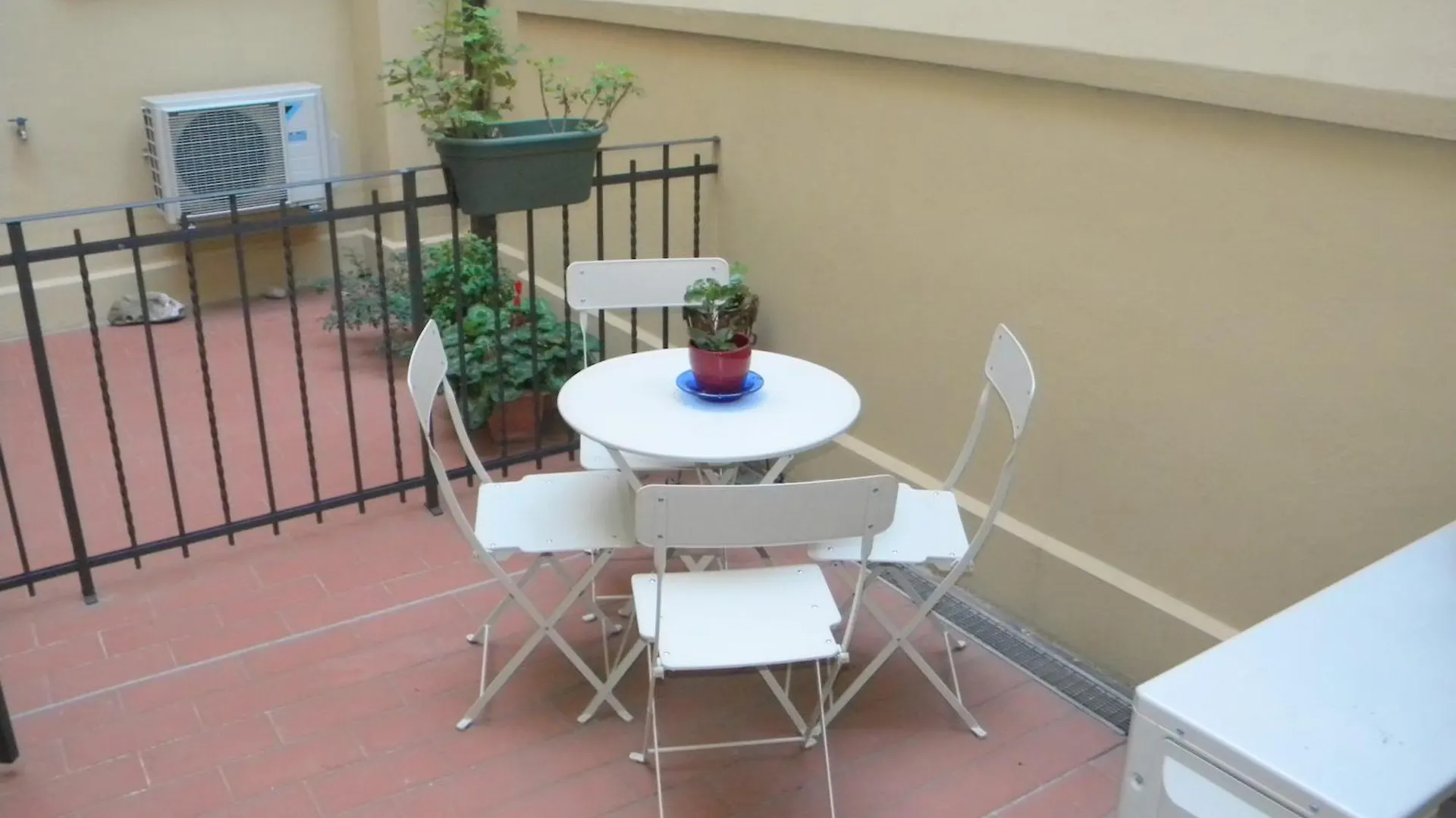 Bologna House Due Torri Apartment