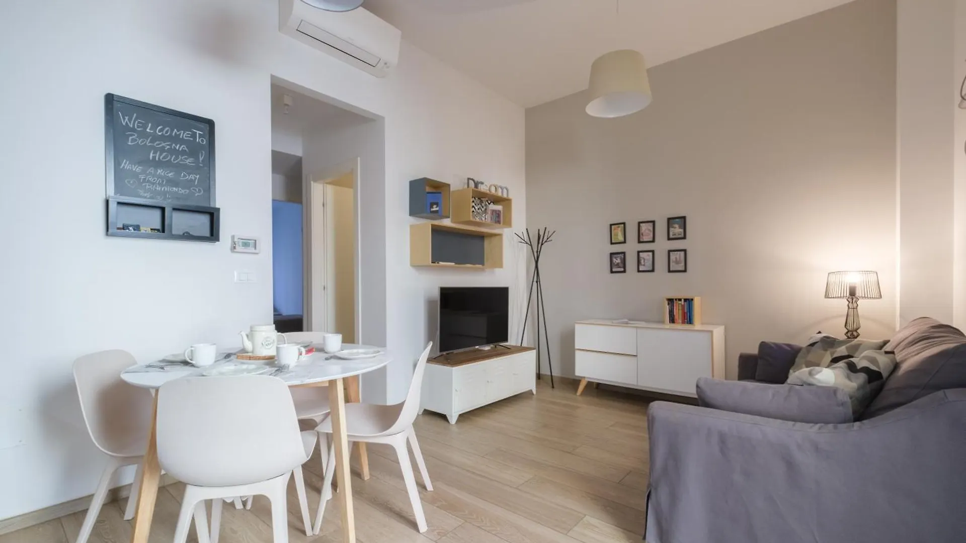 Bologna House Due Torri Apartment