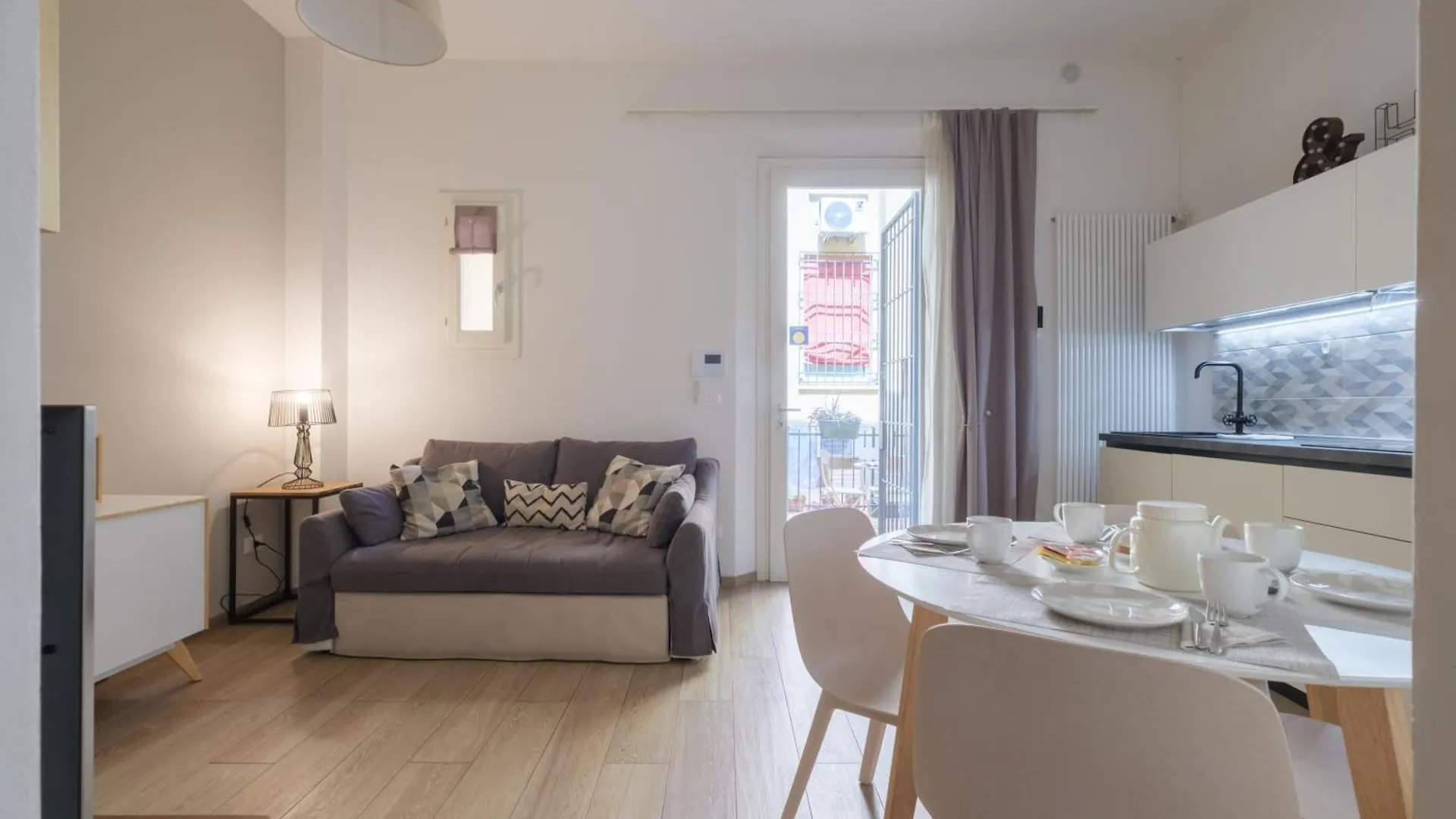 Bologna House Due Torri Apartment