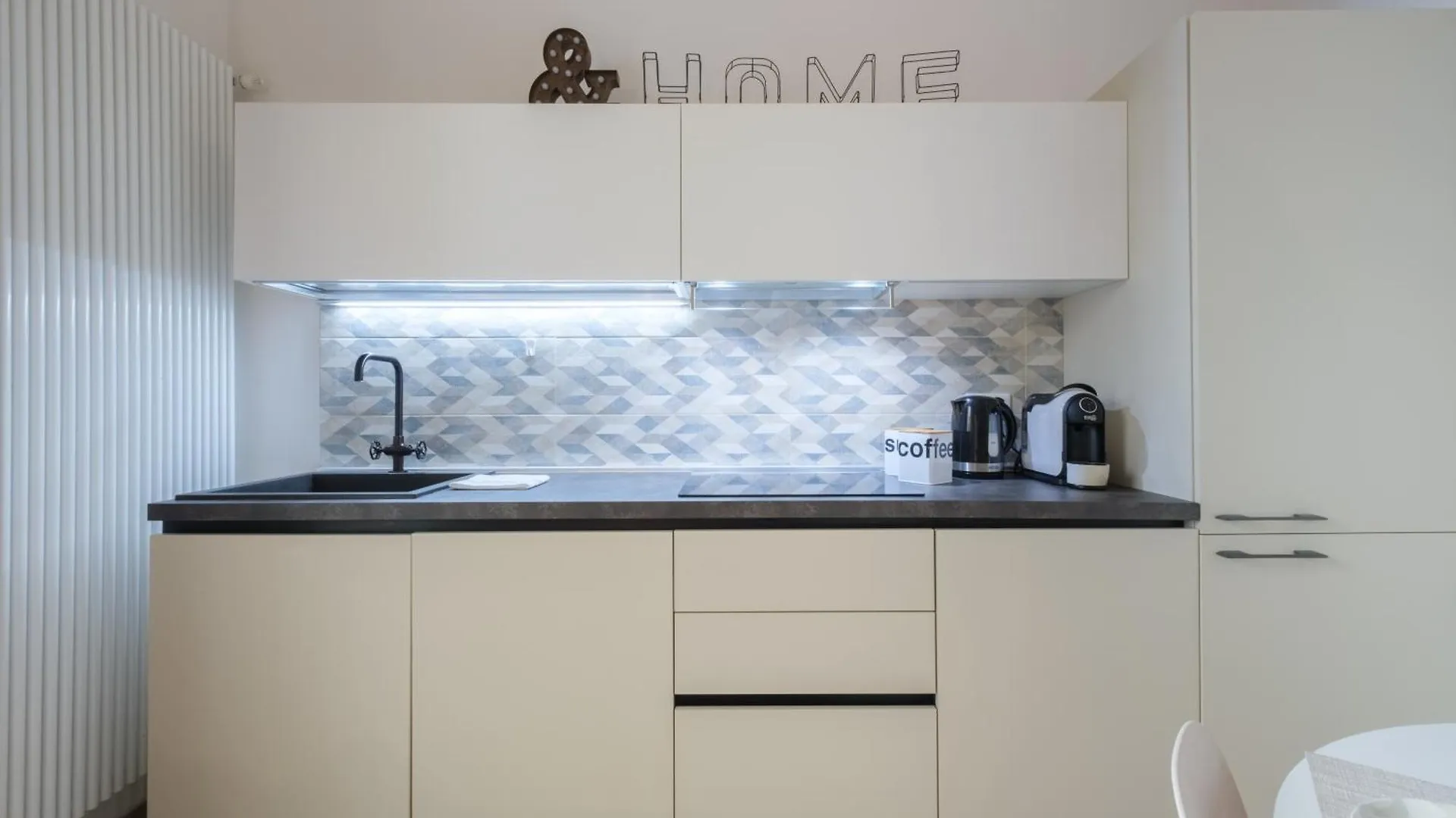 Bologna House Due Torri Apartment İtalya