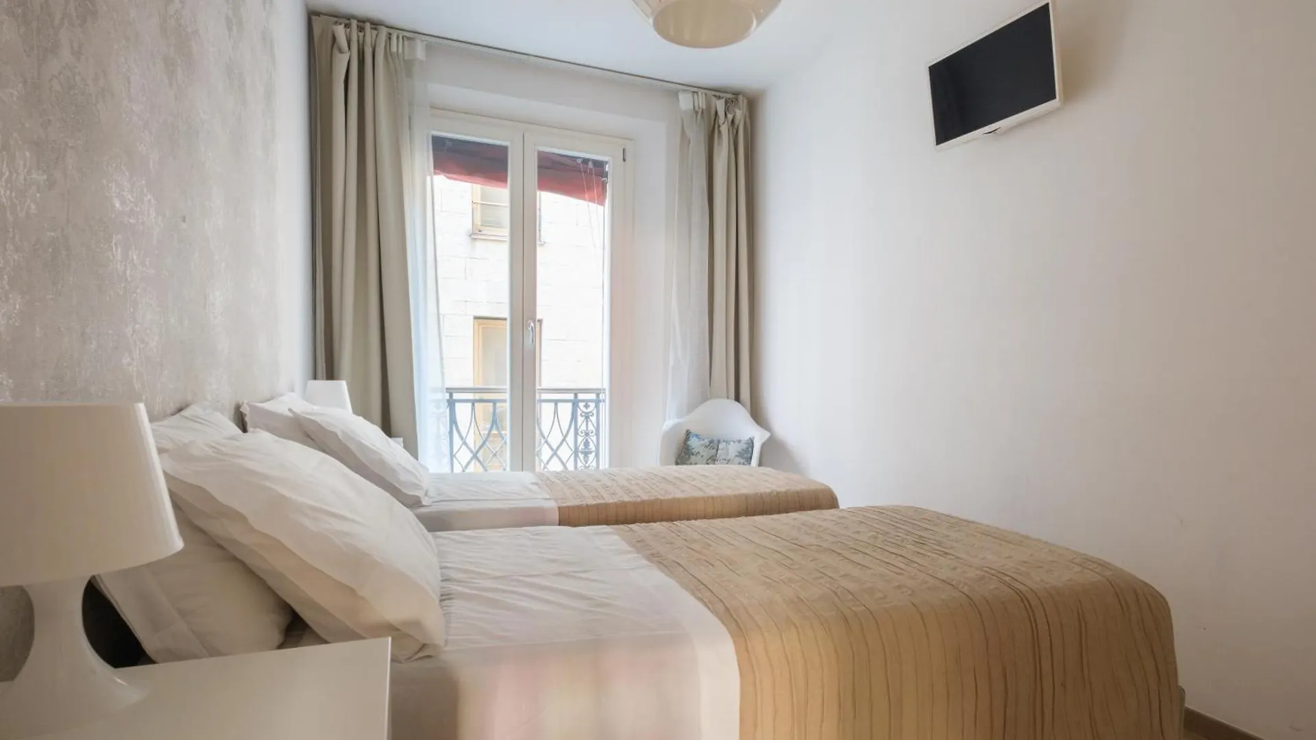 Bologna House Due Torri Apartment 0*,  İtalya