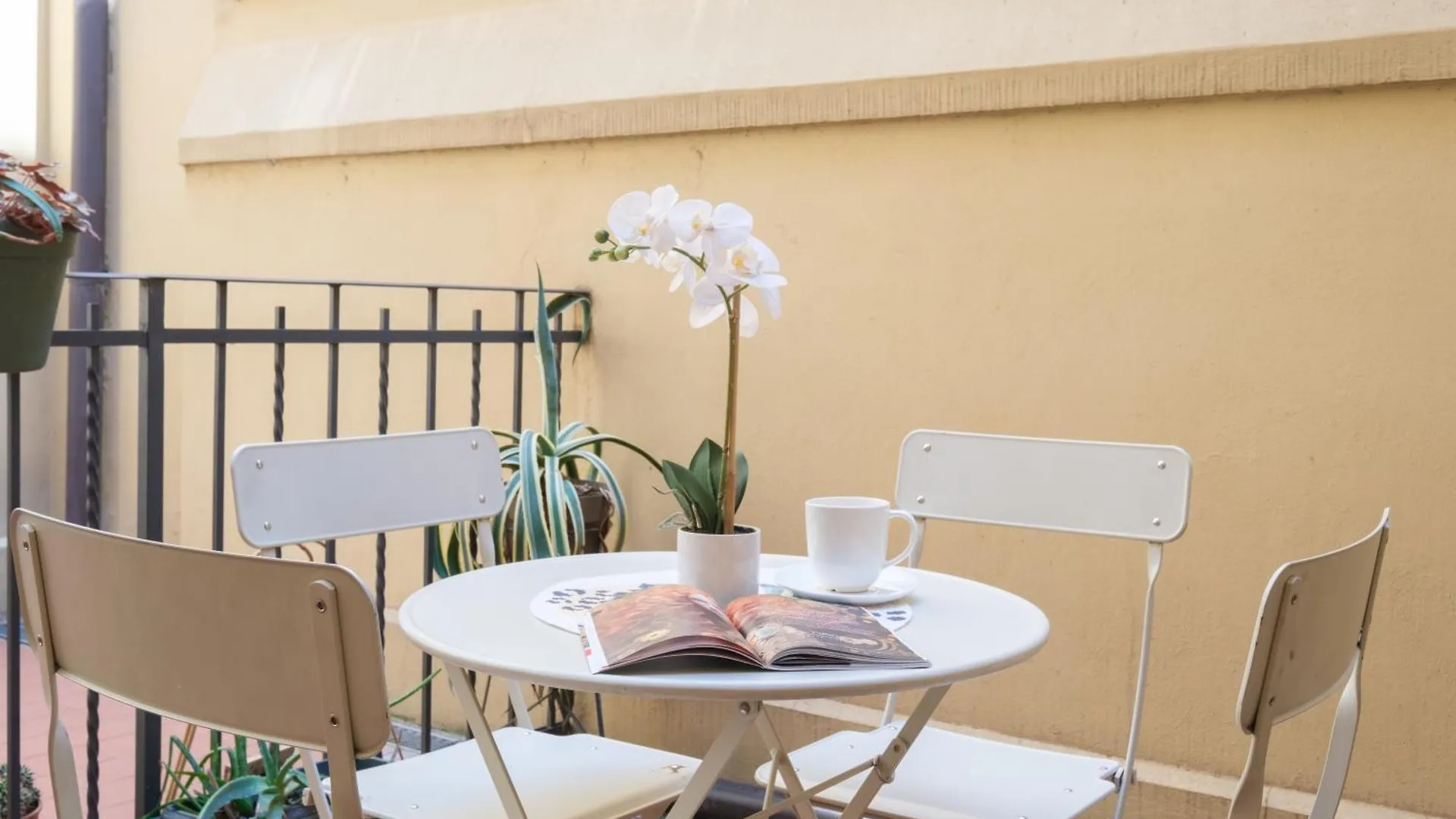 Bologna House Due Torri Apartment